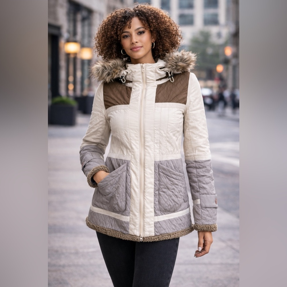 BCBGMaxAzria Genova Jacket
Stylish & Functional Winter Coat